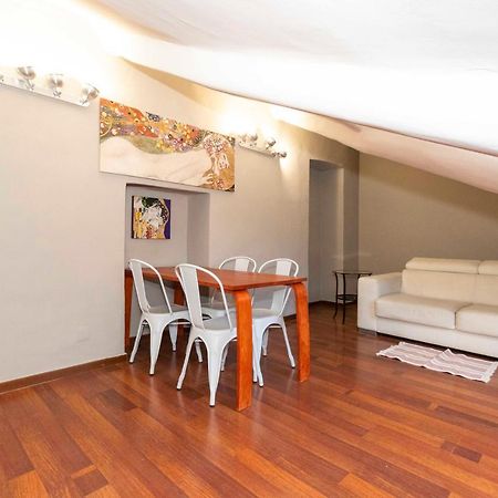 San Salvario Apt With Balcony Turin Bagian luar foto