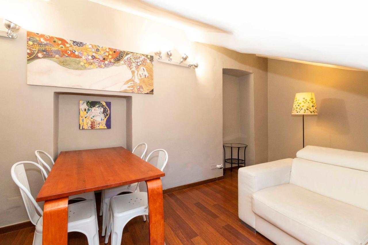 San Salvario Apt With Balcony Turin Bagian luar foto