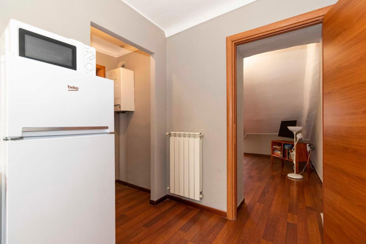 San Salvario Apt With Balcony Turin Bagian luar foto