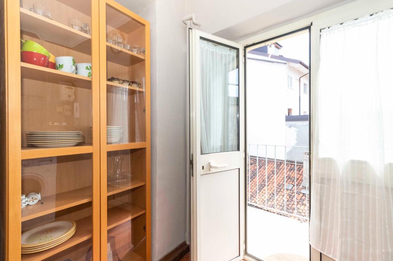San Salvario Apt With Balcony Turin Bagian luar foto