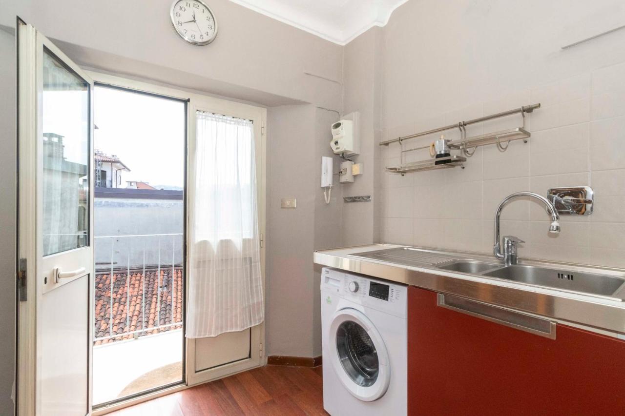 San Salvario Apt With Balcony Turin Bagian luar foto