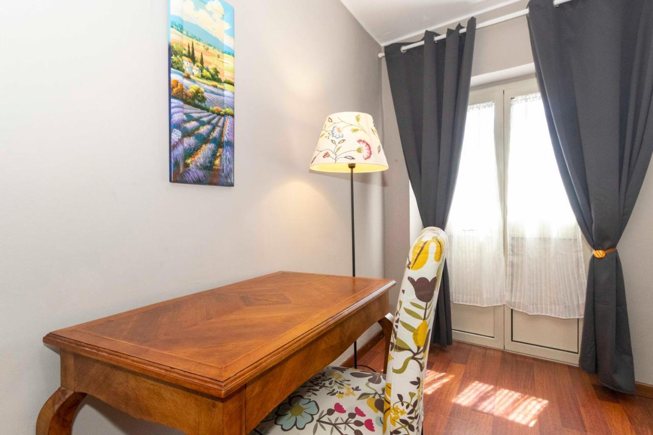 San Salvario Apt With Balcony Turin Bagian luar foto