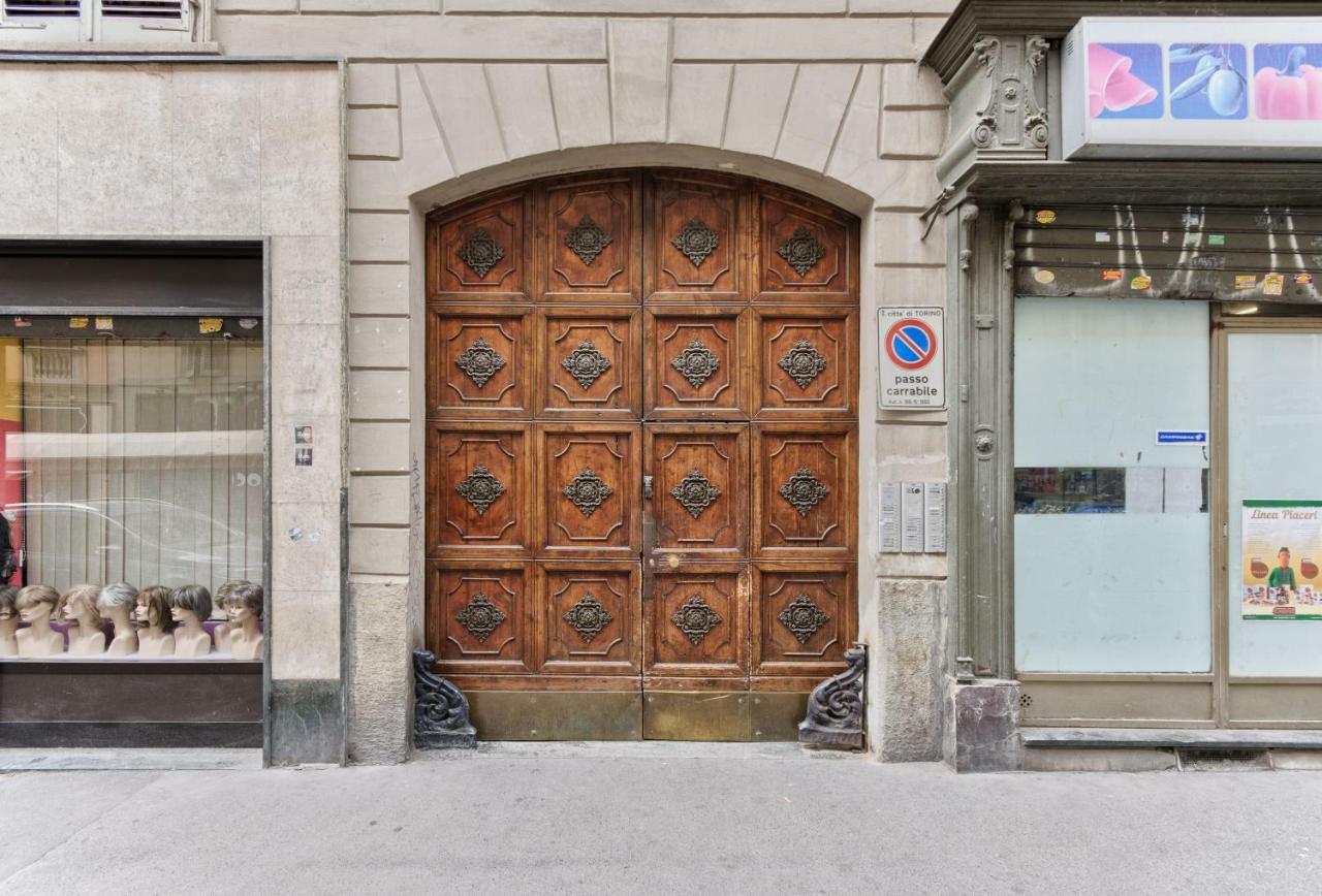 San Salvario Apt With Balcony Turin Bagian luar foto